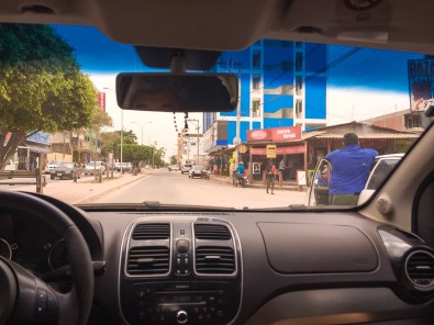 Em Puerto Quijarro, rumo à ferroviária